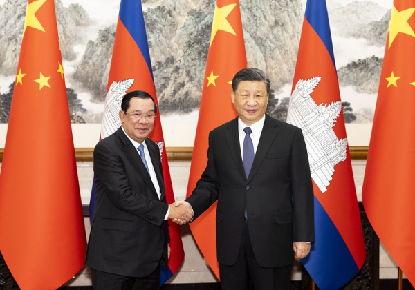 习见洪森1.jpg